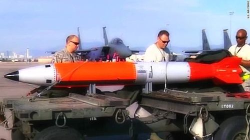  Trong trường hợp xảy ra xung đột, các pháo đài bay, đặc biệt là máy bay ném bom tàng hình B-2 Mỹ có thể cất cánh và mang theo các quả bom nguyên tử để tấn công vào sâu lãnh thổ Nga. 