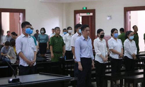 Các bị cáo tại tòa