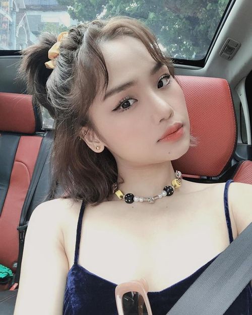  Diễn viên Em là bà nội của anh đã chăm chỉ cập nhật hình ảnh, hoạt động mỗi ngày kèm những dòng trạng thái yêu đời. Có thể thấy ngoài duy trì sức khỏe, nỗ lực tập luyện và ăn uống khoa học còn giúp Miu Lê ngày càng suy nghĩ tích cực. 