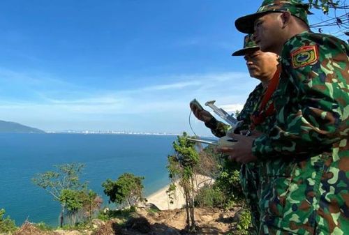 Các lược lượng chức năng sử dụng flycam để truy tìm dấu vết phạm nhân