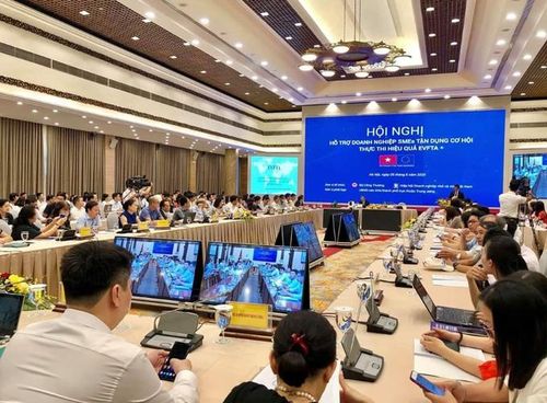 Hội nghị trực tuyến "Hỗ trợ DNNVV tận dụng cơ hội thực thi hiệu quả EVFTA". Ảnh: DNVN/Minh Hoa.