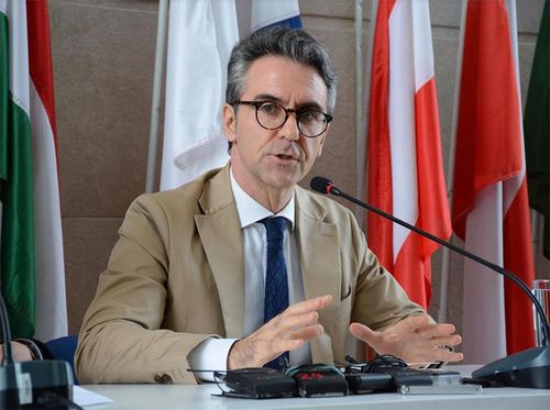 Đại sứ, Trưởng Phái đoàn EU tại Việt Nam Giorgio Aliberti trong cuộc họp báo ngày 8-6.