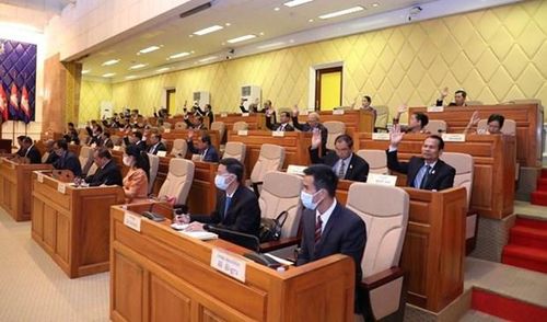 Các thượng nghị sỹ bỏ phiếu ủng hộ dự luật chống rửa tiền và tài trợ khủng bố. (Nguồn: khmertimeskh.com)