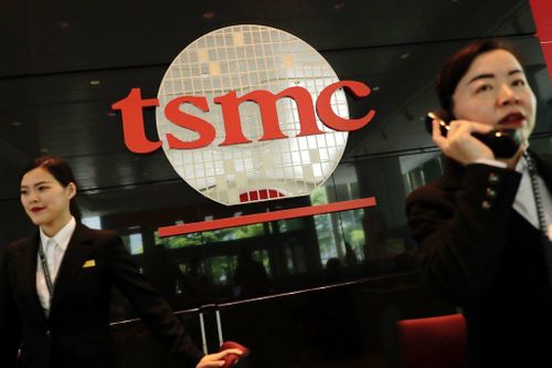 Sự thụt lùi của Intel là cơ hội cho những công ty như TSMC của Đài Loan. Ảnh: NYTimes.