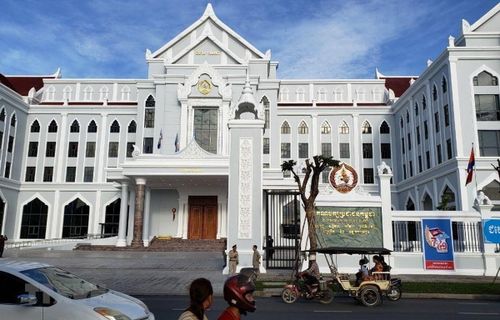 Trụ sở mới của Đảng Nhân dân Campuchia (CPP) cầm quyền tại quận Chamkarmon, thủ đô Phnom Penh. (Ảnh: Nguyễn Vũ Hùng/TTXVN)