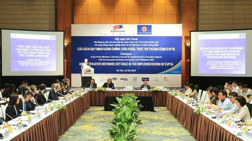 Theo EuroCham, Việt Nam cần tiếp tục đẩy mạnh cải thiện môi trường kinh doanh.