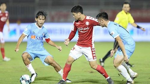 Công Phượng đã không thể ghi bàn ở trận hòa 2-2 với SHB Đà Nẵng vòng 7 V-League 2020. Ảnh: VPF