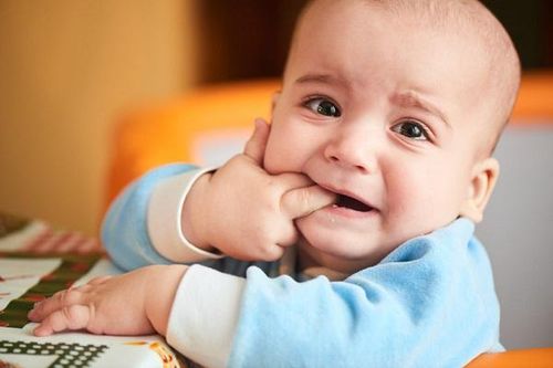 Mọc răng là một giai đoạn thú vị và quan trọng trong sự phát triển của trẻ. (Ảnh minh họa)