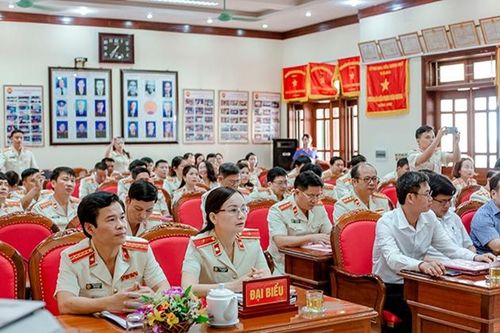 Toàn cảnh Hội nghị.