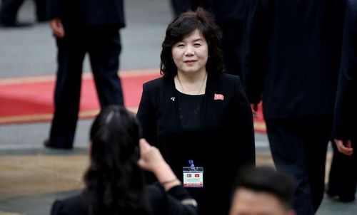 Thứ trưởng Bộ Ngoại giao Choe Son-Hui trong lễ đón nhà lãnh đạo Triều Tiên Kim Jong Un tại Phủ Tổng thống ở Hà Nội, Việt Nam ngày 1 tháng 3 năm 2019.