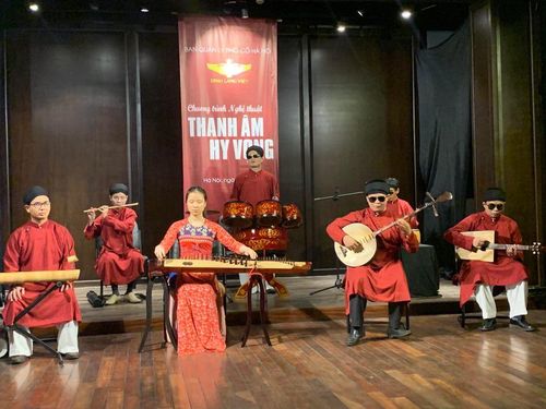 Chương trình nghệ thuật “Thanh âm hy vọng” do các nghệ sĩ khiếm thị trong nhóm Hy vọng biểu diễn.