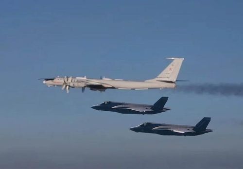 "Biên đội máy bay săn ngầm Tu-142 của Hạm đội Phương Bắc thực hiện nhiệm vụ theo kế hoạch hôm 3/7 trên không phận quốc tế ở biển Barents, biển Na Uy và vùng biển đông bắc Đại Tây Dương. Các phi cơ hoàn tất hành trình 7.000 km trong vòng 12 giờ", Bộ Quốc phòng Nga ra thông cáo cho biết.