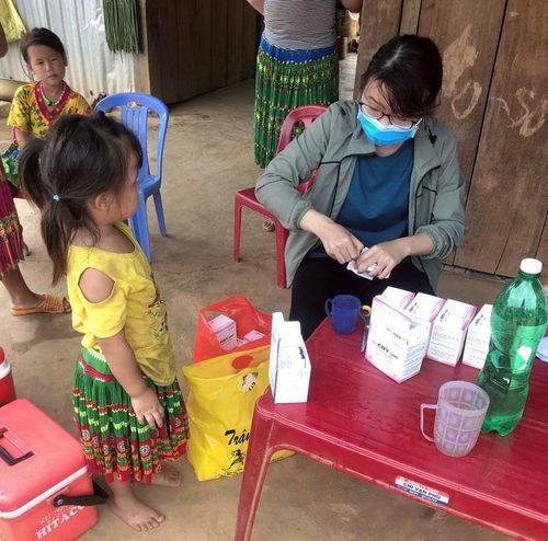 Ngành Y tế đang cấp phát thuốc điều trị dự phòng cho người dân