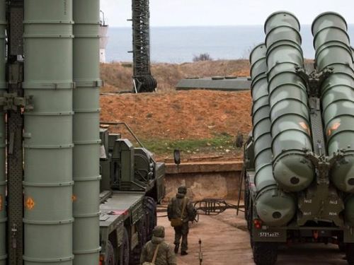 Hệ thống phòng thủ tên lửa S-400 của Nga