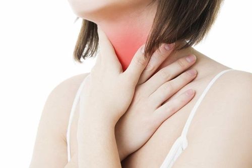 Người bệnh sẽ xuất hiện triệu chứng khoảng 2 - 5 ngày sau khi nhiễm khuẩn. Ảnh minh họa
