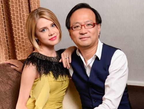Brandon và vợ kém 20 tuổi kết hôn năm 2012.