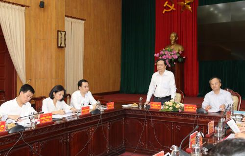 Chủ tịch Trần Thanh Mẫn phát biểu tại buổi làm việc.
