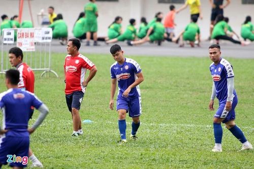 Trong giai đoạn chuyển nhượng giữa mùa này, CLB TP.HCM có sự bổ sung của 2 tiền đạo người Costa Rica. Ariel Rodriguez và Jose Ortiz chưa thể hội quân cùng đội bóng mới do đang cách ly tập trung theo quy định.