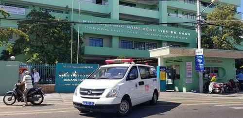 Bệnh viện Đà Nẵng bị phong tỏa sau khi phát hiện bệnh nhân mắc Covid-19. Ảnh: Ngô Quang.
