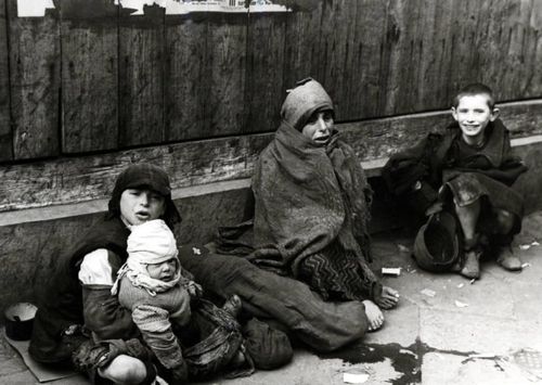 Để ngăn chặn sự lây lan của dịch bệnh, một số bác sĩ người Do Thái sống ở ghetto tiến hành một số biện pháp như thực hiện cách ly người bệnh và chú trọng vấn đề vệ sinh cá nhân.