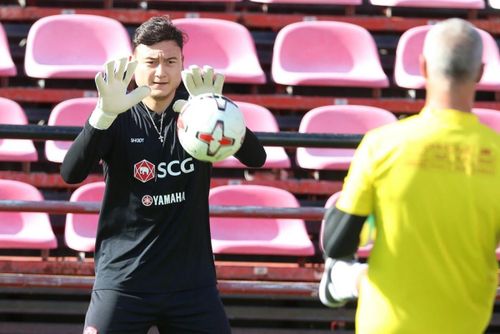 Đặng Văn Lâm tự tin lấy lại vị trí số 1 trong khung thành Muangthong United
