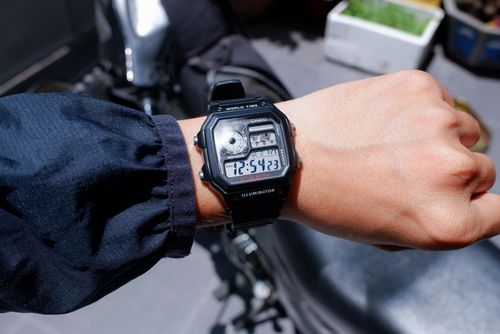 Gần 13h, tôi xuất phát từ nhà. Nhà tôi chỉ cách địa điểm lấy mẫu xét nghiệm chừng 5 phút chạy xe. Tôi được nhân viên y tế dặn đến đúng giờ. Nếu đến muộn, trùng vào thời gian hẹn của những người khác, tôi sẽ phải chờ rất lâu.