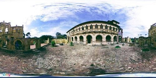 Lâu đài Kellie (Kellie's Castle, hay còn được gọi là Kellie's Folly) được Kellie William Smith, ông chủ quản lý đồn điền người Scotland xây dựng vào năm 1915. Ngày nay, Kellie’s Castle thuộc bang Perak, Malaysia, cách thành phố Ipoh khoảng 20 phút đi xe.