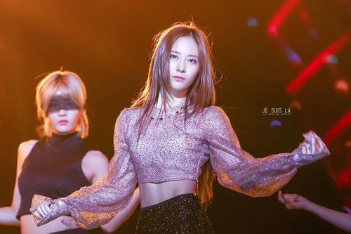  Krystal là một trong những gương mặt nổi bật nhất của nhóm f(x). 