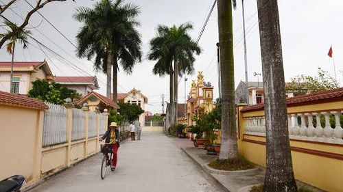Nhiều con đường liên thôn, liên xã đã được cứng hóa.