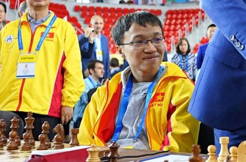 Kỳ thủ Nguyễn Ngọc Trường Sơn thi đấu tại Olympiad 2018.
