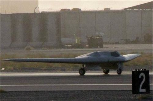 Máy bay tàng hình RQ-170 Sentinel.