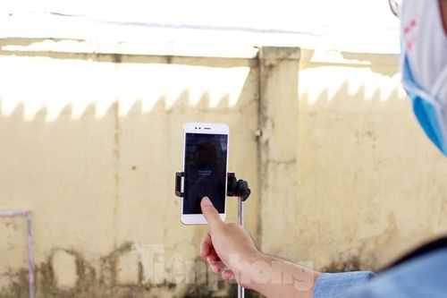 Với những người không có trong danh sách, hệ thống sẽ báo lỗi và máy ATM sẽ không chảy gạo ra dù có nhấn bao nhiêu lần đi nữa. Ảnh: Giang Thanh