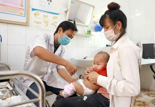 Tiêm vaccine phòng bệnh bạch hầu là biện pháp phòng bệnh quan trọng và hiệu quả nhất