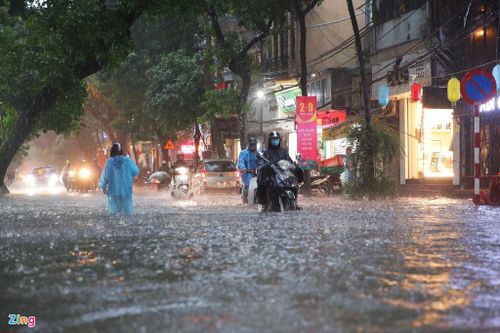  Chuyên gia cảnh báo lũ quét, sạt lở miền núi và ngập úng đô thị có thể tiếp diễn trong những ngày tới tại các tỉnh miền Bắc. Ảnh: Phạm Thắng. 