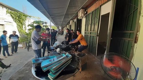 Số tang vật bị lực lượng chức năng thu giữ tại hiện trường. 