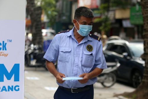 Chương trình trao tặng khẩu trang y tế, cùng cộng đồng chung tay ngăn chặn, đẩy lùi đại dịch Covid-19 tại Việt Nam