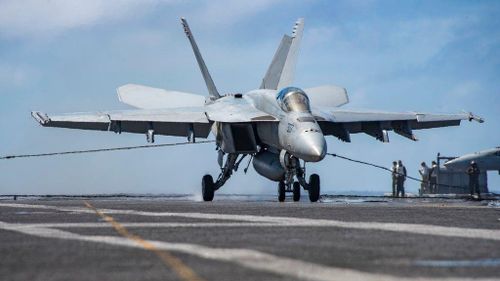 Hải quân Mỹ hiếm khi cung cấp thông tin chi tiết về loại máy bay chiến đấu sẽ thay thế Super Hornet và Growlers, nhưng Hải quân Mỹ vào năm 2016 đã có kế hoạch tìm kiếm một loại tiêm kích hạm mới, hiện được gọi là NGAD, được gọi là F/A-XX, thay thế cho huyền thoại F/A-18 đã phục vụ 30 năm. Ảnh: Tiêm kích hạm F/A-18E/F Super Hornet - Nguồn: Wikipedia.