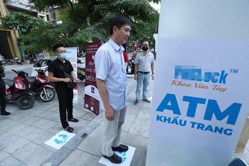 Dự kiến trong vòng một tháng, "cây ATM khẩu trang" sẽ phát ra 45.000 chiếc cho người dân Thủ đô góp phần đẩy lùi dịch bệnh COVID-19.