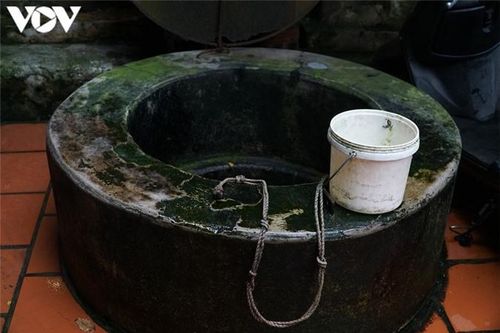 Hình ảnh giếng trong ngõ Hàng Chỉ.