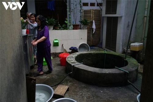 Giếng vẫn còn được sử dụng tại ngõ 86 phố Hàng Trống.