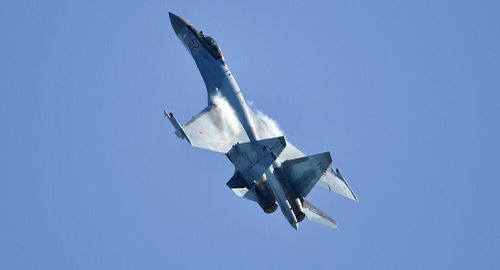 Vị trí thứ ba thuộc về máy bay chiến đấu thế hệ 4,5 Su-35S của Nga, loại tiêm kích đa năng này mới xuất hiện trong biên chế lực lượng hàng không vũ trụ Nga cách đây ít lâu.