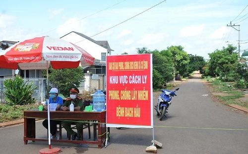 Toàn bộ khu dân cư thôn 7 được phong tỏa để phòng, chống dịch