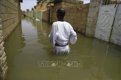 Cảnh ngập lụt tại Al-Kadaro, phía bắc thủ đô Khartoum, Sudan, ngày 31/8/2020. Ảnh: THX/TTXVN
