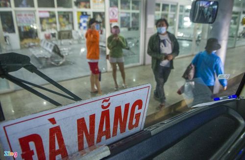  Bộ GTVT yêu cầu các đơn vị liên quan đảm bảo các biện pháp phòng, chống dịch theo quy định. Cũng theo Bộ GTVT, việc khai thác lại các tuyến giao thông nhằm đáp ứng nhu cầu của người dân, phù hợp với tình hình thực tế hiện nay. Các xe xuất phát từ Đà Nẵng phải thực hiện giãn cách ghế ngồi theo hướng dẫn. 