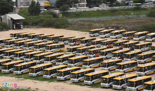 Xe buýt tại Đà Nẵng ngưng hoạt động trong thời gian giãn cách xã hội. Ảnh: Ngọc Tân.