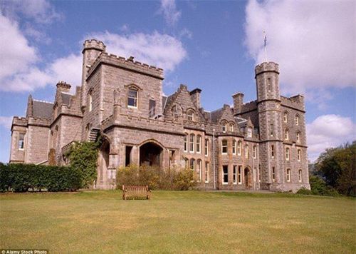Lâu đài Inverlochy, Fort William, Scotland