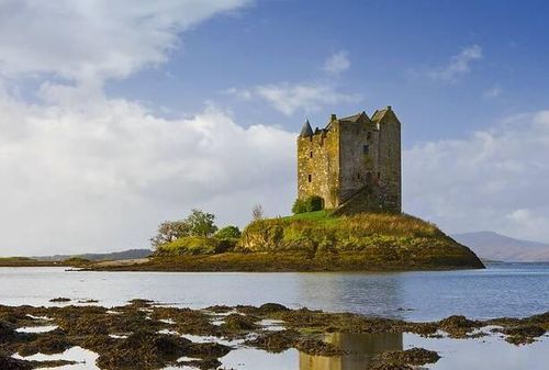 Về sau, gia tộc MacDougall bị nhà vua Scotland đánh bại. Theo đó, gia đình MacDougall đã mất đi quyền cai trị.