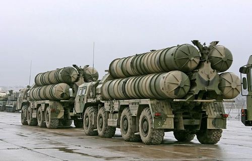 Trang DefenseNet.gr cho biết: "Theo nguồn tin quân sự, các cuộc đàm phán Hy Lạp - Nga về việc hiện đại hóa hệ thống phòng không tầm xa S-300PMU-1 lên tiêu chuẩn PMU-2 đang đạt được đà tiến bộ".