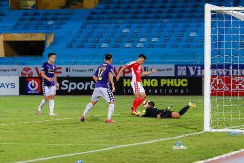 Thủ thành Tấn Trường có một ngày thi đấu hay trước CLB TP.HCM.