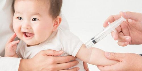 Tiêm phòng là cách hữu hiệu phòng tránh bệnh bạch hầu. (Ảnh minh họa).